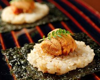 「本日のおすすめメニュー【生雲丹と焼き飯】」